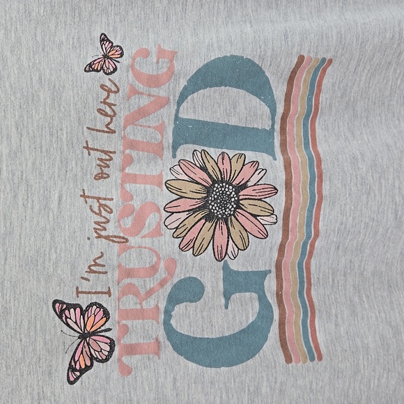 LOVE IN FAITH. I'm Just Out Here Trusting God. Ladies t-shirt. Size L. Like New! - Picture 2 of 12